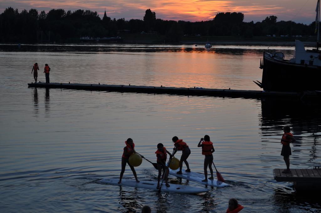 Sailcenter Limburg Kinrooi Bagian luar foto